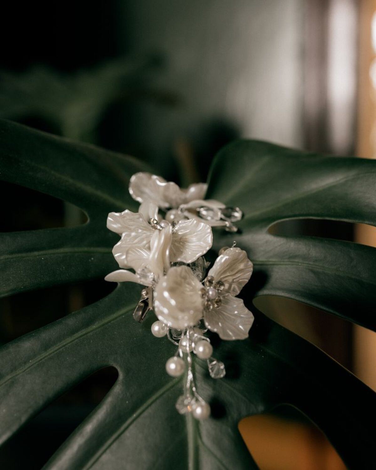 Temporary reference photo of a pearl flower hair piece